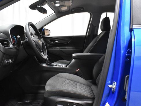 Used 2024 Chevrolet Equinox LT w/ LPO, Floor Liner Package FWD image 3
