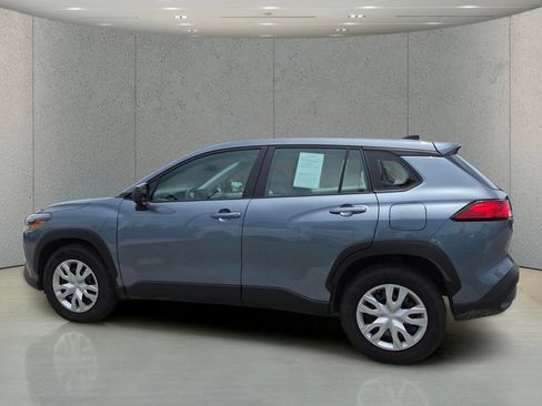 Used 2025 Toyota Corolla Cross L FWD image 8