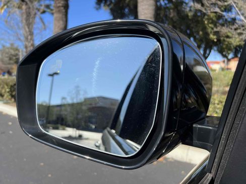 Used 2019 Land Rover Range Rover HSE image 11