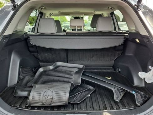 Certified 2022 Toyota RAV4 XLE Premium AWD/4WD image 17