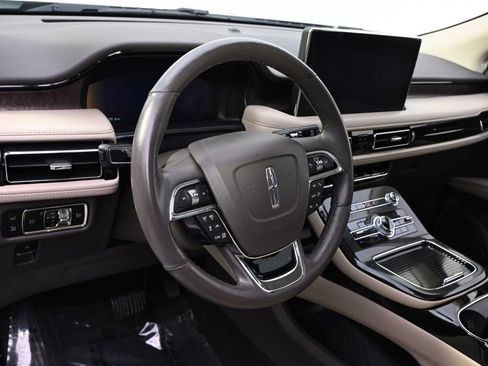 Used 2023 Lincoln Nautilus Reserve w/ Equipment Group 201A image 7