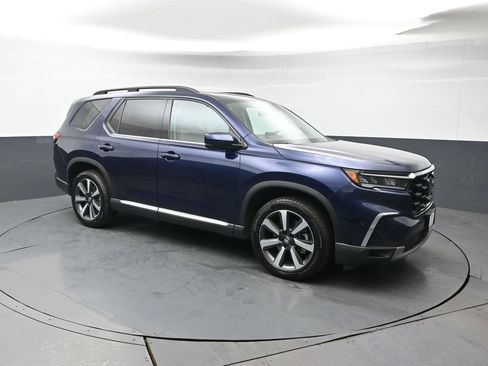 Certified 2024 Honda Pilot Touring image 8