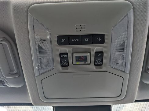 Used 2022 Toyota RAV4 XLE w/ Convenience Package FWD image 23
