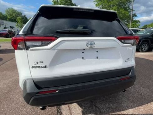 Used 2025 Toyota RAV4 LE AWD/4WD image 3