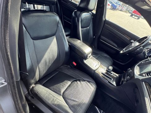 Used 2014 Chrysler 300 C image 16
