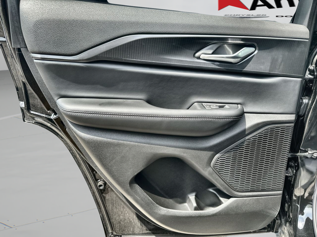New 2025 Jeep Grand Cherokee Altitude RWD image 38
