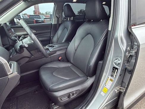 Used 2024 Toyota Grand Highlander XLE image 13