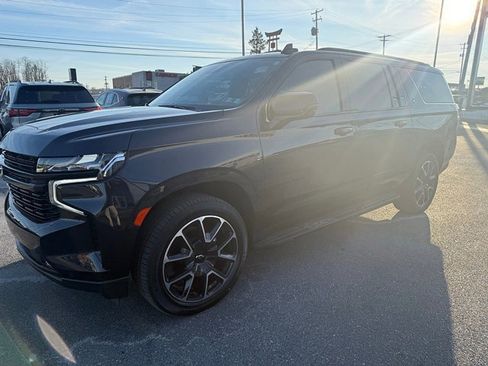 Used 2023 Chevrolet Suburban RST w/ Luxury Package image 8