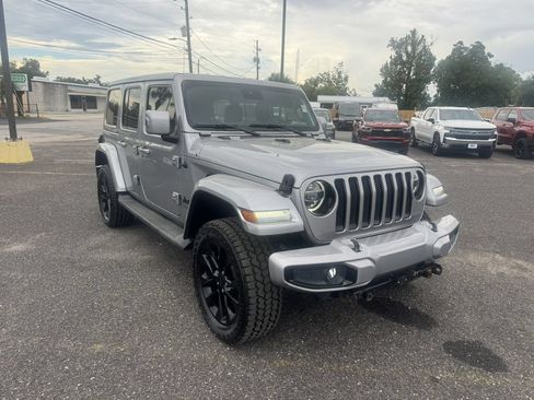 Used 2020 Jeep Wrangler Unlimited Sahara AWD/4WD image 3