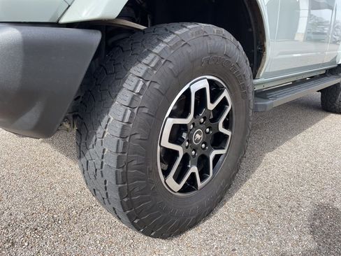 Used 2023 Ford Bronco Outer Banks image 10