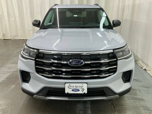 New 2026 Ford Explorer Active AWD/4WD image 10