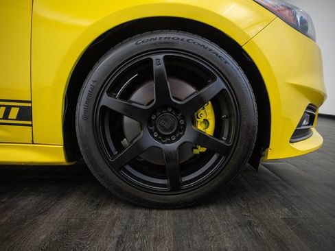 Used 2017 Ford Focus ST w/ Equipment Group 402A FWD image 42