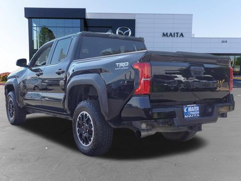 Used 2025 Toyota Tacoma TRD Off-Road AWD/4WD image 5