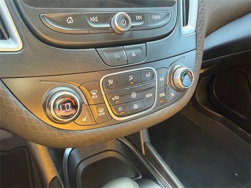 Used 2024 Chevrolet Malibu LT image 14