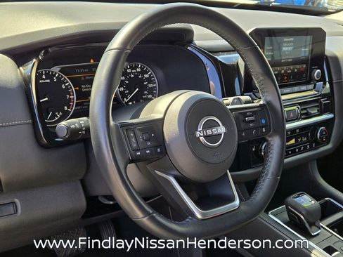 Used 2025 Nissan Pathfinder SV FWD image 23