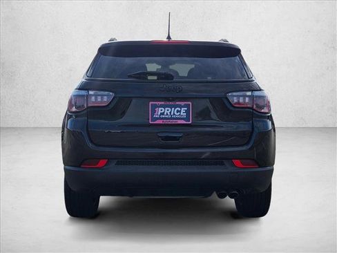 Used 2019 Jeep Compass Latitude FWD image 6