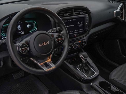Certified 2024 Kia Soul LX w/ Option Group 015 image 9