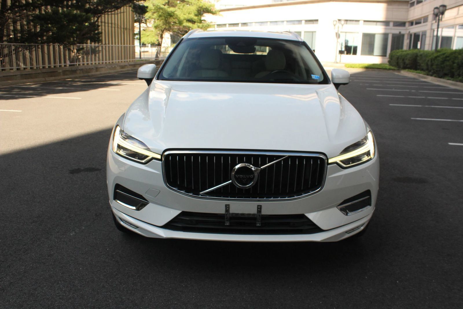 Used 2019 Volvo XC60 T5 Inscription w/ Protection Package Premier AWD/4WD image 3
