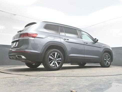Used 2023 Volkswagen Atlas SE image 33