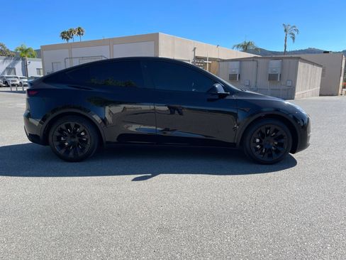 Used 2021 Tesla Model Y Long Range AWD/4WD image 4