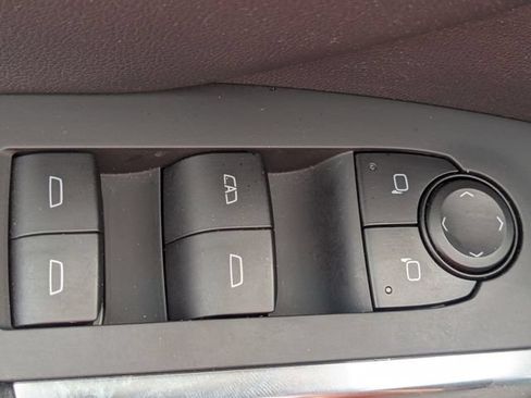 Used 2026 Chevrolet Traverse LT FWD image 12