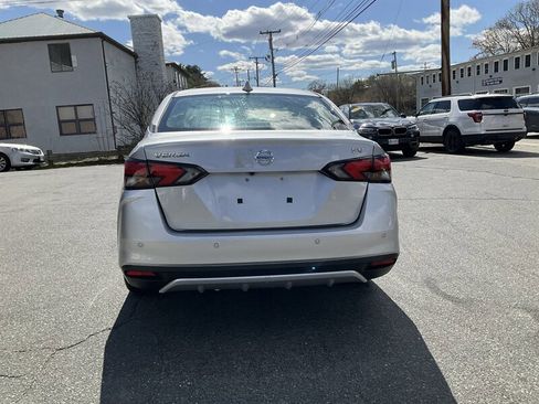 Used 2021 Nissan Versa SV FWD image 6