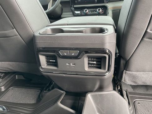 Used 2025 GMC Sierra 1500 AT4 w/ AT4 Premium Package image 39