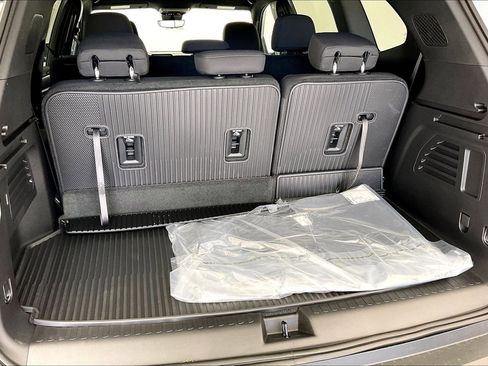 New 2026 GMC Acadia Elevation w/ LPO, Floor Liner Package AWD/4WD image 11