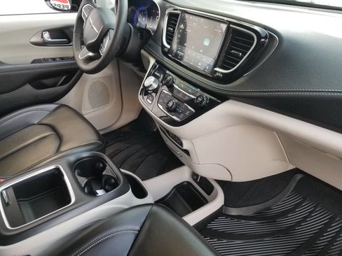 Certified 2024 Chrysler Pacifica Touring-L w/ Road Tripper Package image 12