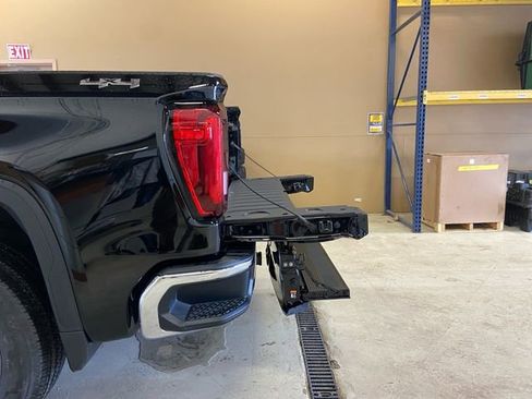 New 2026 GMC Sierra 1500 SLT AWD/4WD image 18