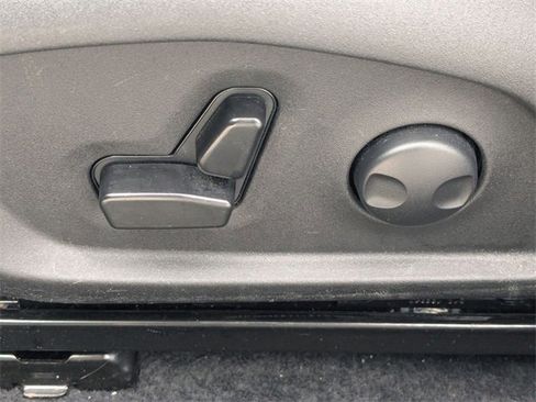 Used 2024 Jeep Compass Limited image 15