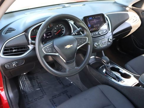 Used 2024 Chevrolet Malibu LT FWD image 17