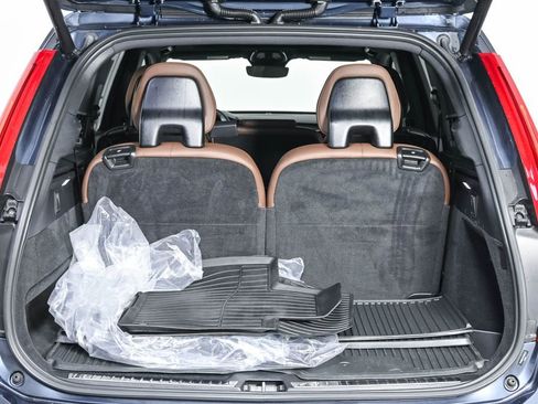 Used 2023 Volvo XC90 T8 Core AWD/4WD image 32