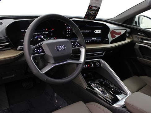 New 2025 Audi Q5 Premium Plus image 15