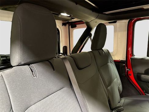 Used 2021 Jeep Wrangler Unlimited Sahara w/ Uconnect 4C Nav & Sound Group image 31