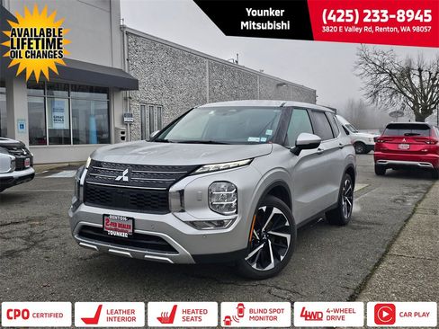 Used 2024 Mitsubishi Outlander SE image 1