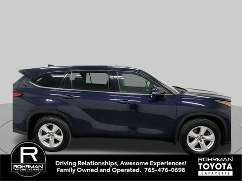 Used 2020 Toyota Highlander LE AWD/4WD image 8