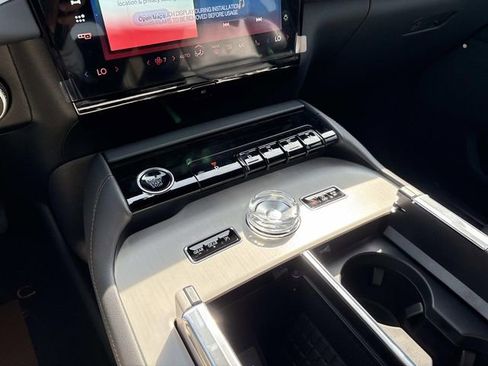 New 2026 Lincoln Navigator Reserve w/ Jet Appearance Package AWD/4WD image 30