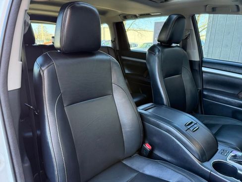 Used 2018 Toyota Highlander XLE image 21