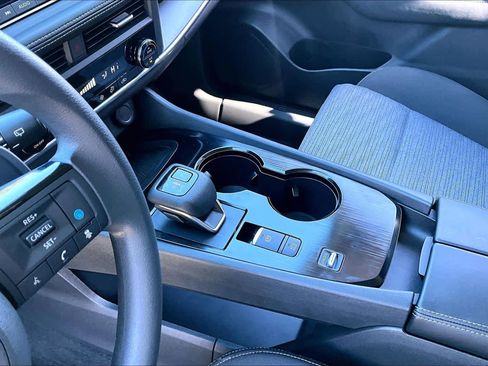 Certified 2023 Nissan Rogue SV image 15