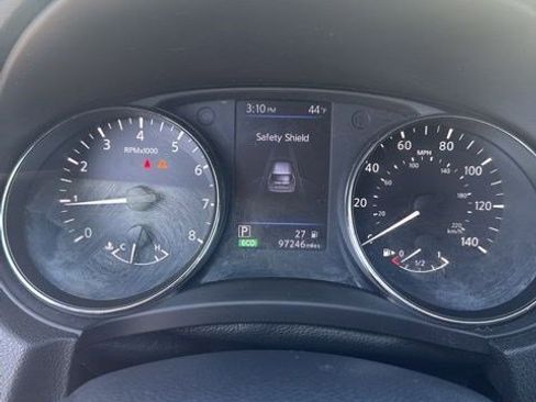 Used 2018 Nissan Rogue SL w/ Premium Package image 5