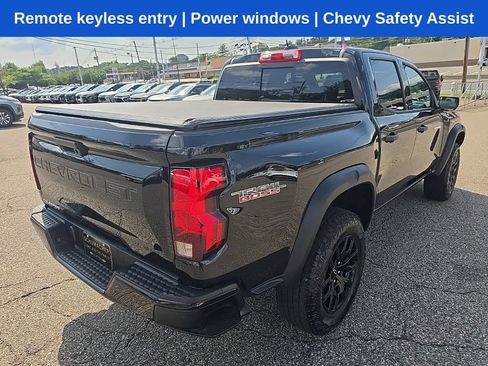 Used 2023 Chevrolet Colorado Trail Boss AWD/4WD image 4
