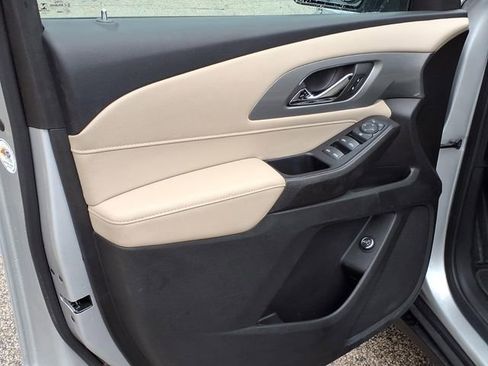 Used 2022 Chevrolet Traverse LT w/ LPO, Cargo Package AWD/4WD image 27