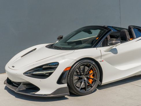 Used 2021 McLaren 720S Spider image 48