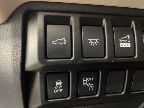 Used 2022 Subaru Ascent Premium w/ Convenience Package image 16