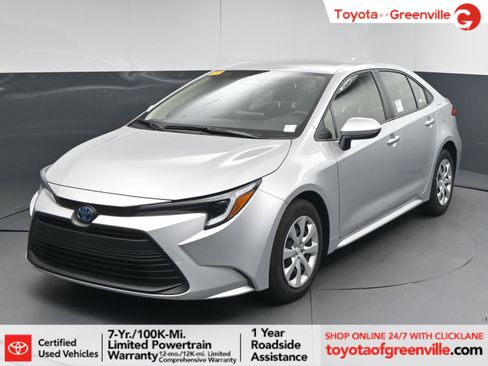 Used 2025 Toyota Corolla LE image 1