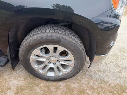 Used 2023 Chevrolet Silverado 1500 LTZ AWD/4WD image 11