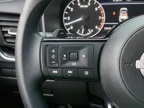 Used 2023 Nissan Rogue SV image 20