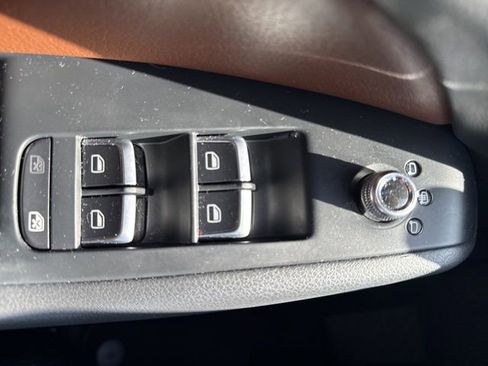 Used 2017 Audi Q5 2.0T Premium image 15