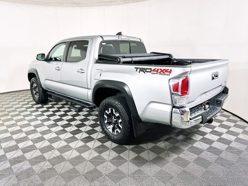 Used 2022 Toyota Tacoma TRD Off-Road AWD/4WD image 5